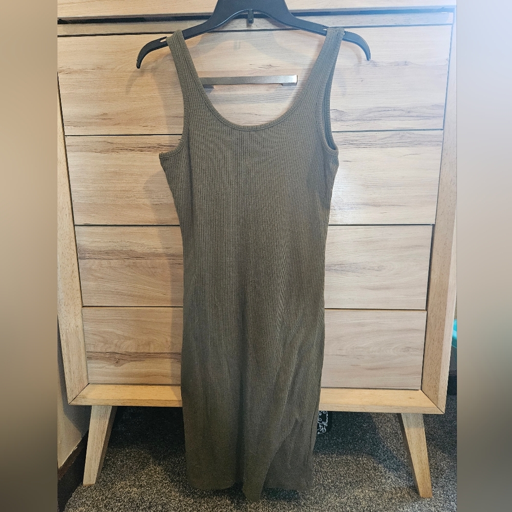 Casual Green Sheath Midi Dress with Scoop Neck